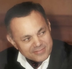 Александр Арутюнов